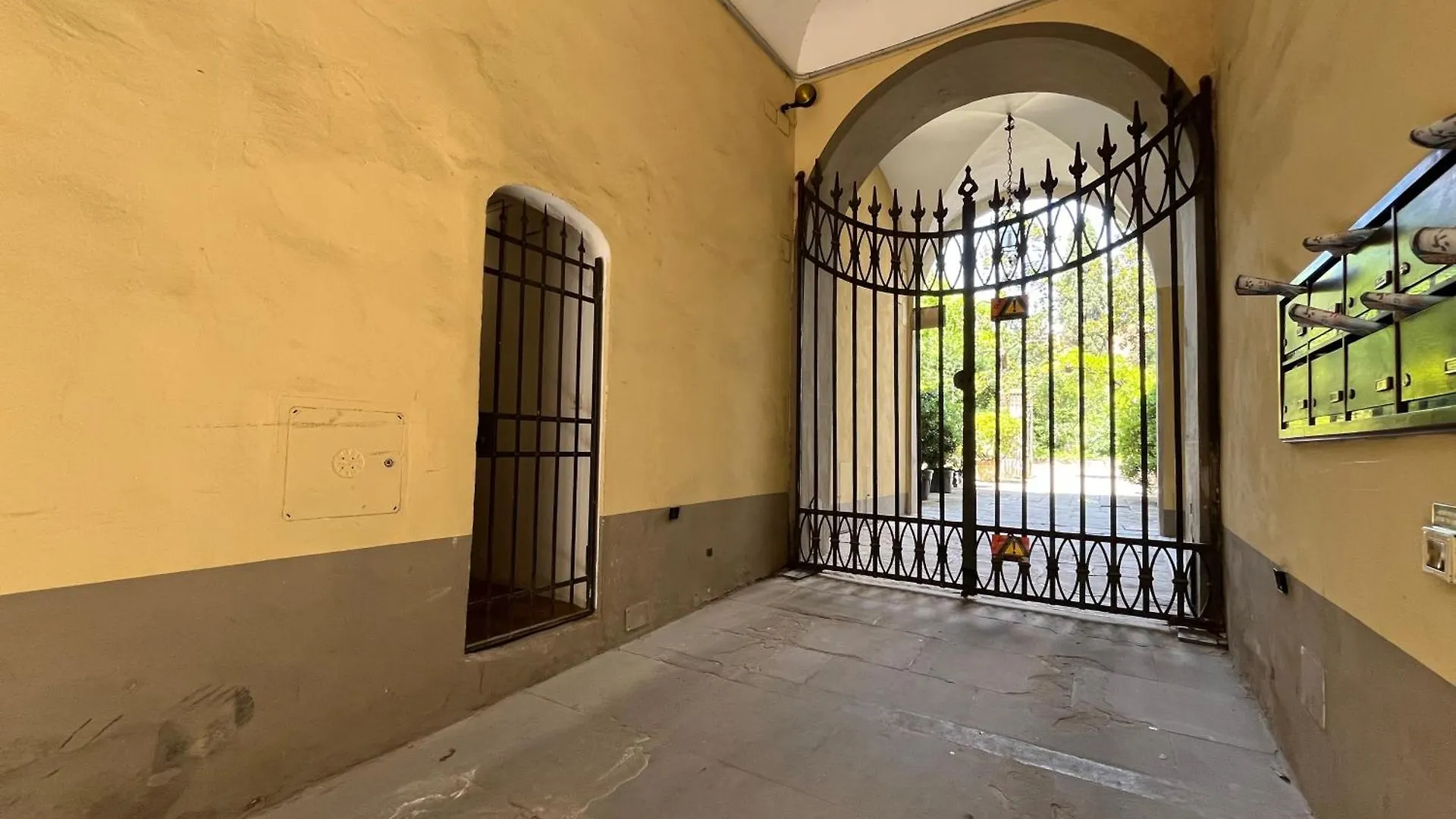 Pinti Apartment Florence