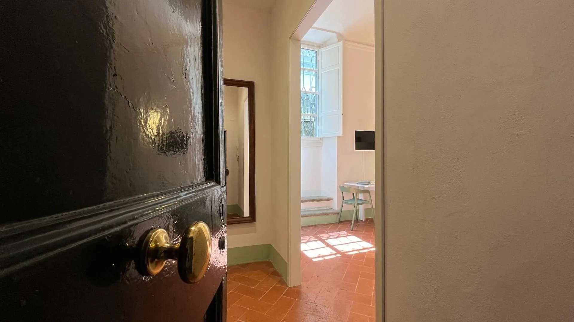 Pinti Apartment Floransa