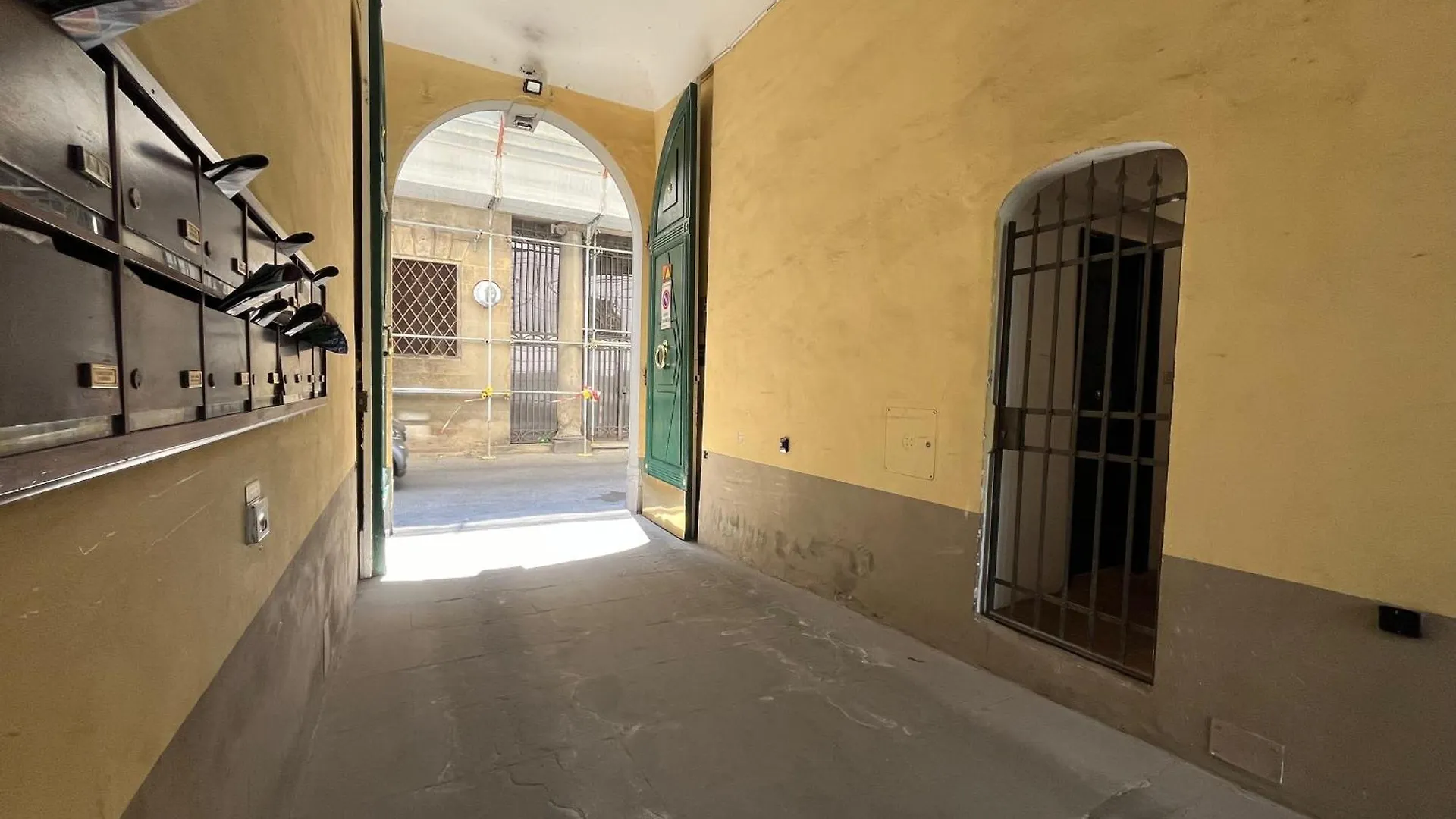 Pinti Apartment Floransa