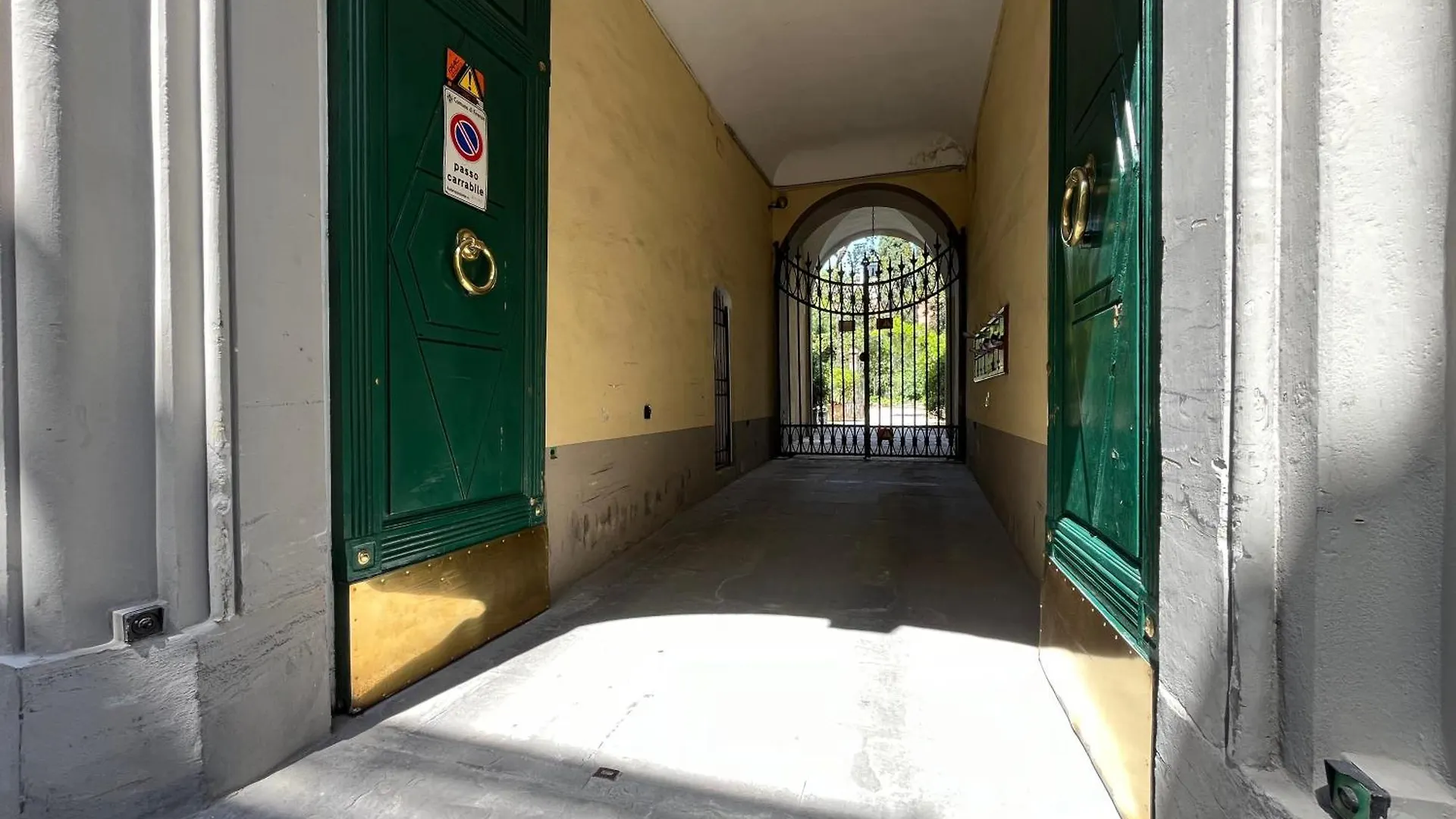Pinti Apartment Floransa